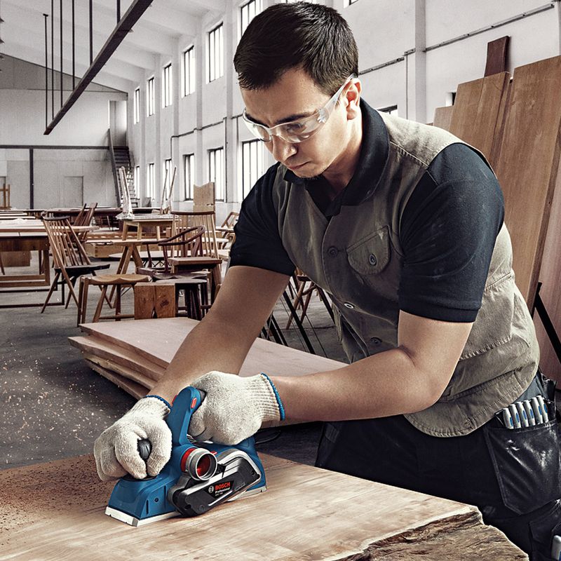 Plaina Elétrica Bosch GHO 700W | 220V