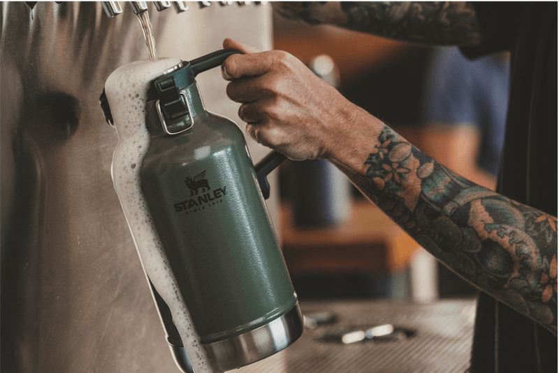 Growler Térmico Classic Stanley Hammertone Green 1,9L