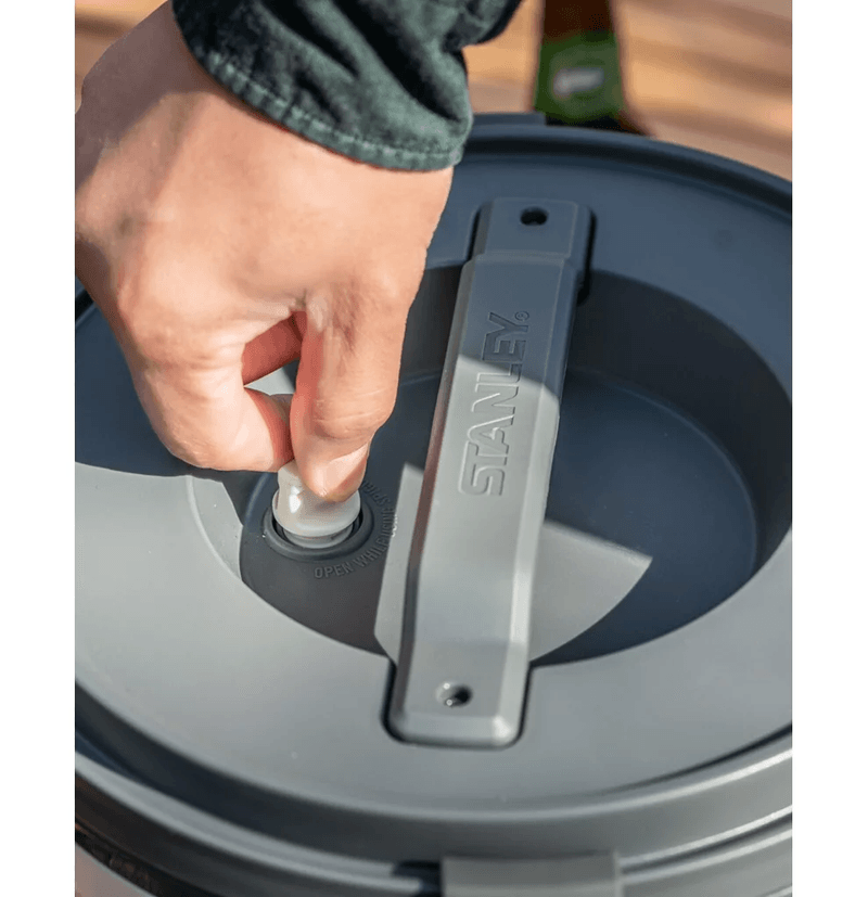 Garrafa Térmica Jug Term Stanley Polar 7,5 L Cooler 13h Gelado