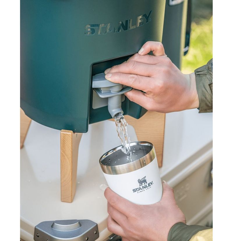 Garrafa Térmica Jug Term Stanley Green 7,5 L Cooler 13h Gelado