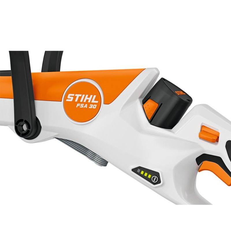 Roçadeira STIHL à Bateria FSA 30 com Carregador + Bateria | 220V