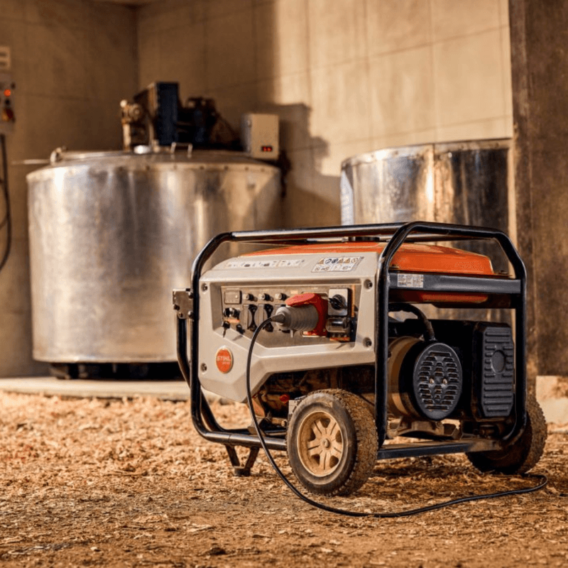 Gerador a Gasolina Stihl GR 80 220/380V 8h de Autonomia
